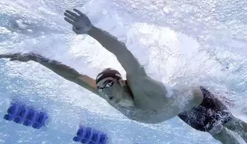 游泳如何培养专注度，沉浸在游泳的世界中