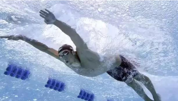 范德安游泳小课堂：想快速学游泳？请重视最基础的练习，循序渐进